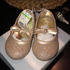 Gold glitter dressy shoes